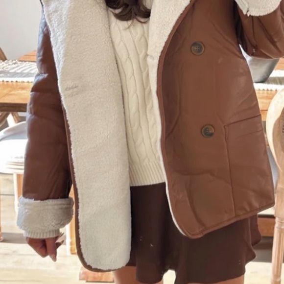 CITY WALK BROWN ANS CREAM SHERPA COAT. Buttons and pockets!! New! M - Picture 2 of 3
